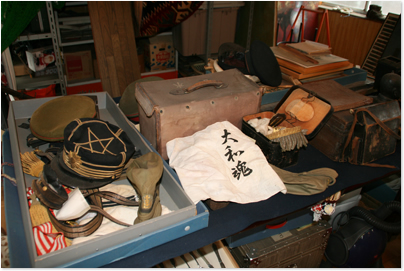 実際に使用されていた帽子や手拭いなど